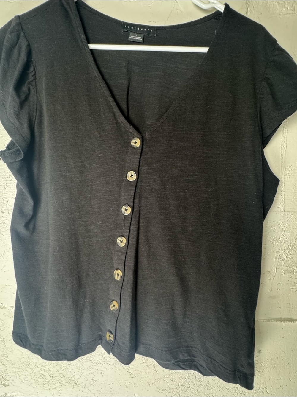 Sanctuary Black Button-Front Short Sleeve Top Flutter Cap sleeve Size L